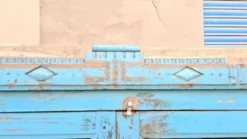 Ancien vaisselier Art déco en teck birman