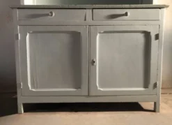 Ancien vaisselier en bois