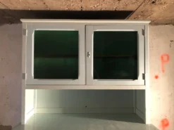 Ancien vaisselier en bois