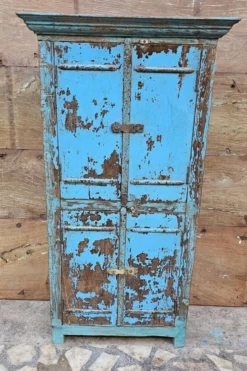 Ancien vaisselier tribal en teck birman