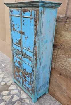 Ancien vaisselier tribal en teck birman