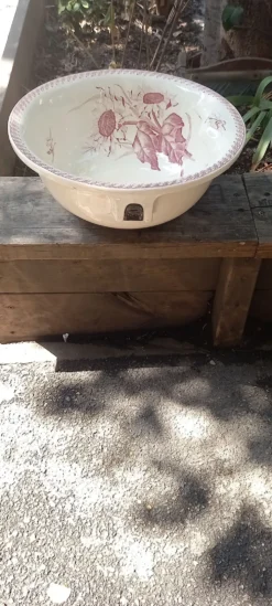 Ancien vasque de salle de bain