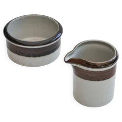 Anja Jaatinen-Winqvist 'Karelia' Milch- und Zuckerset pour Arabia Finland, années 1970