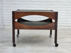 Années 1970, design danois par Kristian Vedel. Table d'appoint modèle