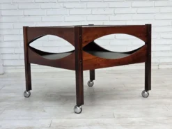 Années 1970, design danois par Kristian Vedel. Table d'appoint modèle