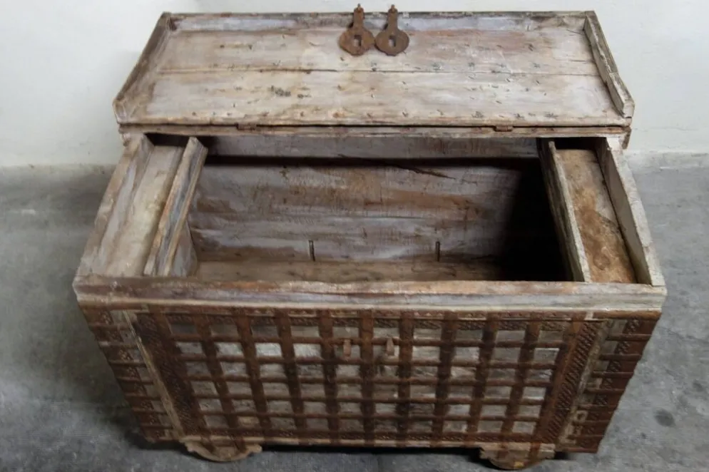 Antique coffre de mariage bois et fer, Inde, XIXème