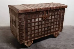 Antique coffre de mariage bois et fer, Inde, XIXème