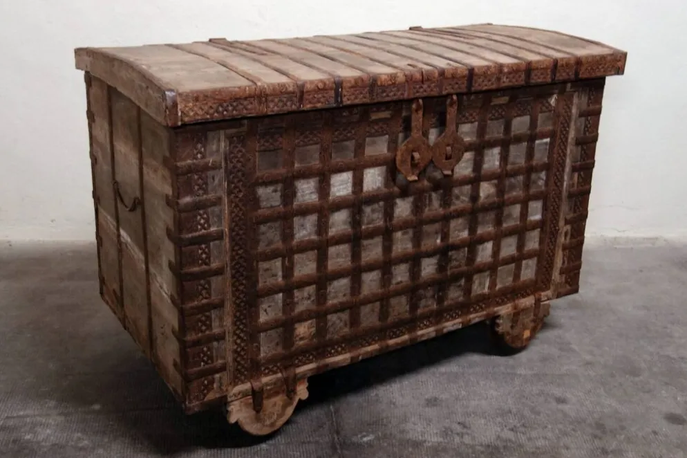 Antique coffre de mariage bois et fer, Inde, XIXème