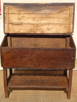 Antique coffre égouttoir en chêne massif