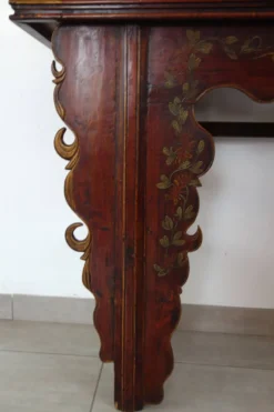 Antique console d'autel décorée, Chine début XXème