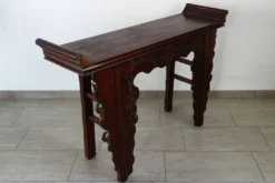 Antique console d'autel décorée, Chine début XXème