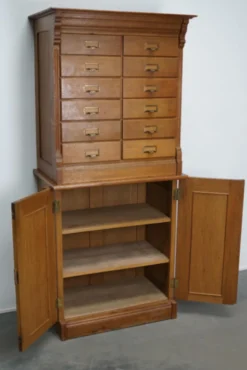 Apothecary or oak binder Netherlands 1930s