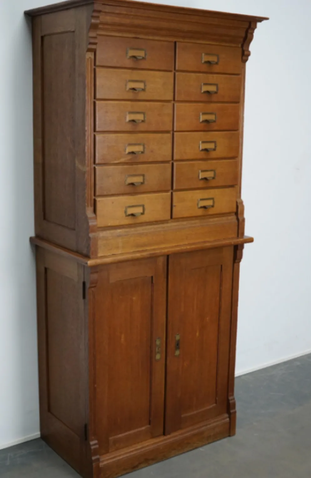 Apothecary or oak binder Netherlands 1930s