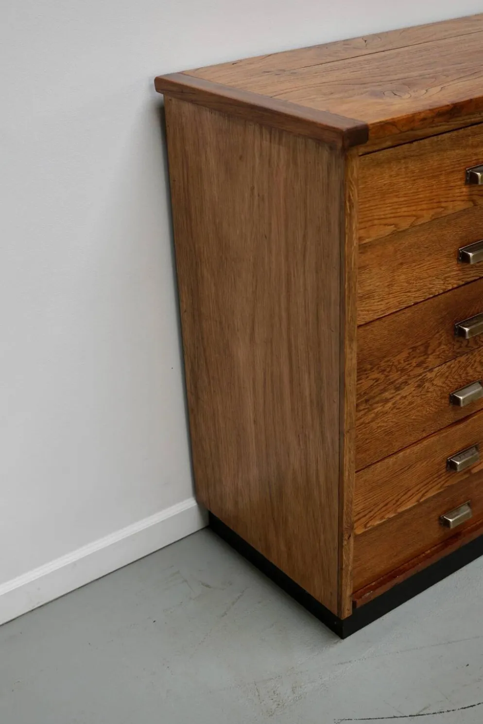 Apothicaire en chêne néerlandais / Armoire de classement ou buffet, années 1950