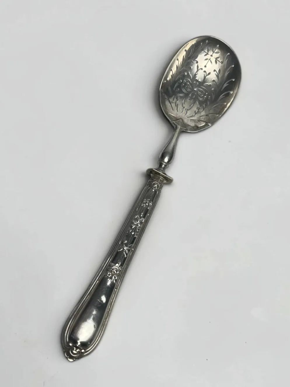 Argenterie, cuillère saupoudreuse argent poinçon Minerve début XXème