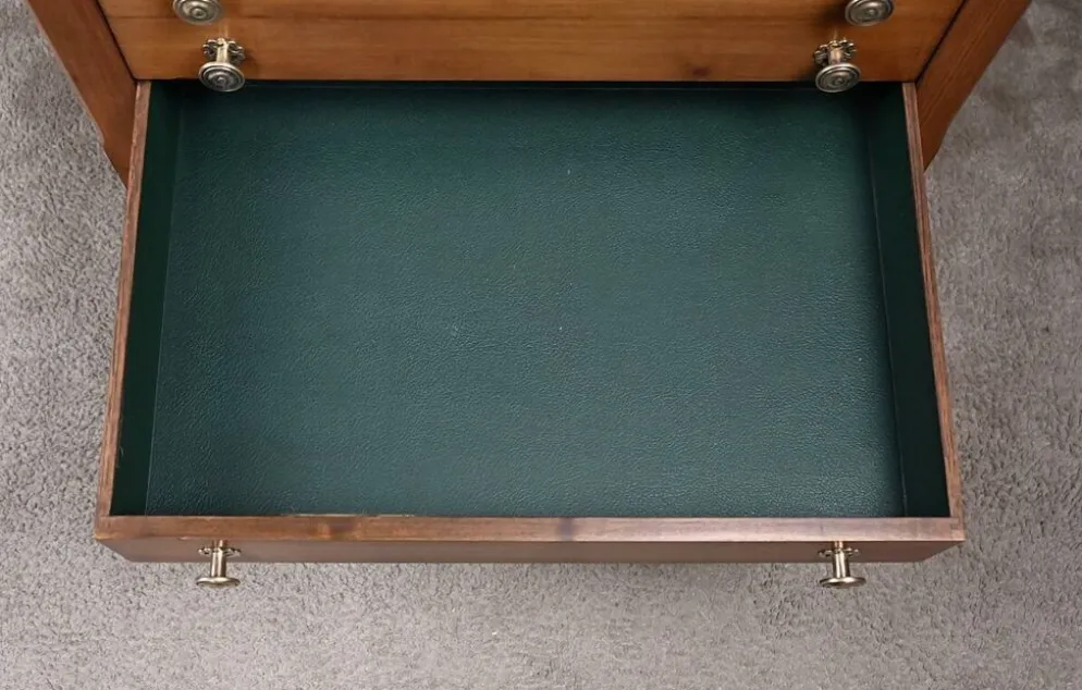 Argentier Petite Commode en Noyer Massif – 1940