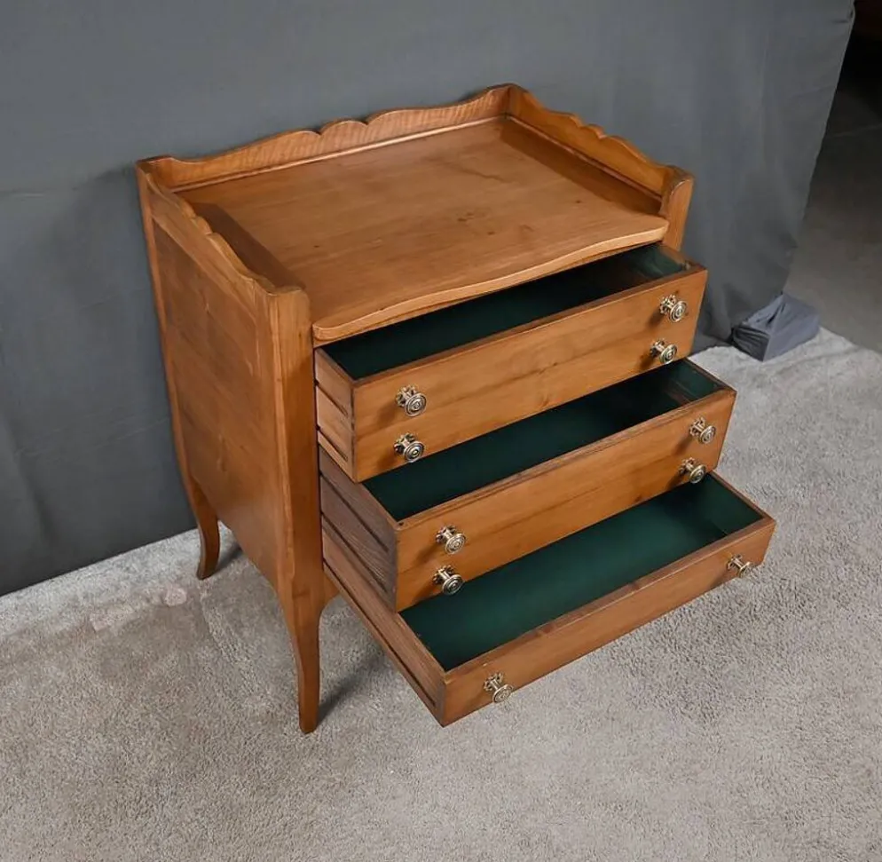 Argentier Petite Commode en Noyer Massif – 1940