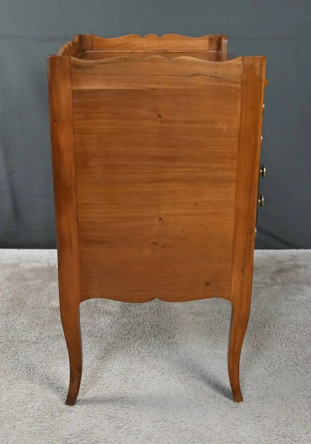 Argentier Petite Commode en Noyer Massif – 1940