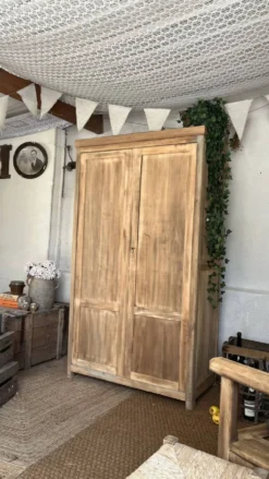 Armoire