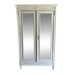 Armoire ancienne avec miroir