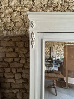 Armoire ancienne avec miroir