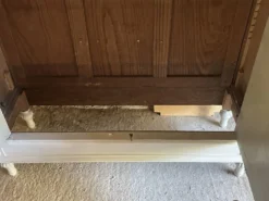 Armoire ancienne avec miroir