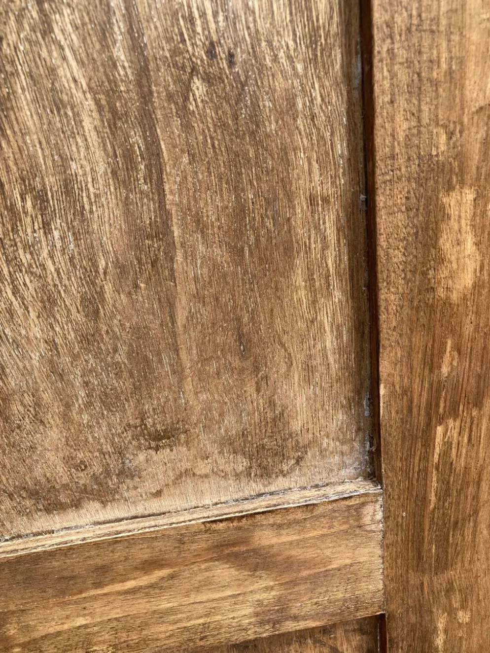Armoire ancienne - bonnetière en bois