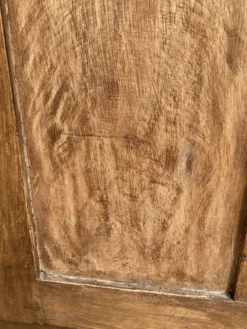 Armoire ancienne - bonnetière en bois