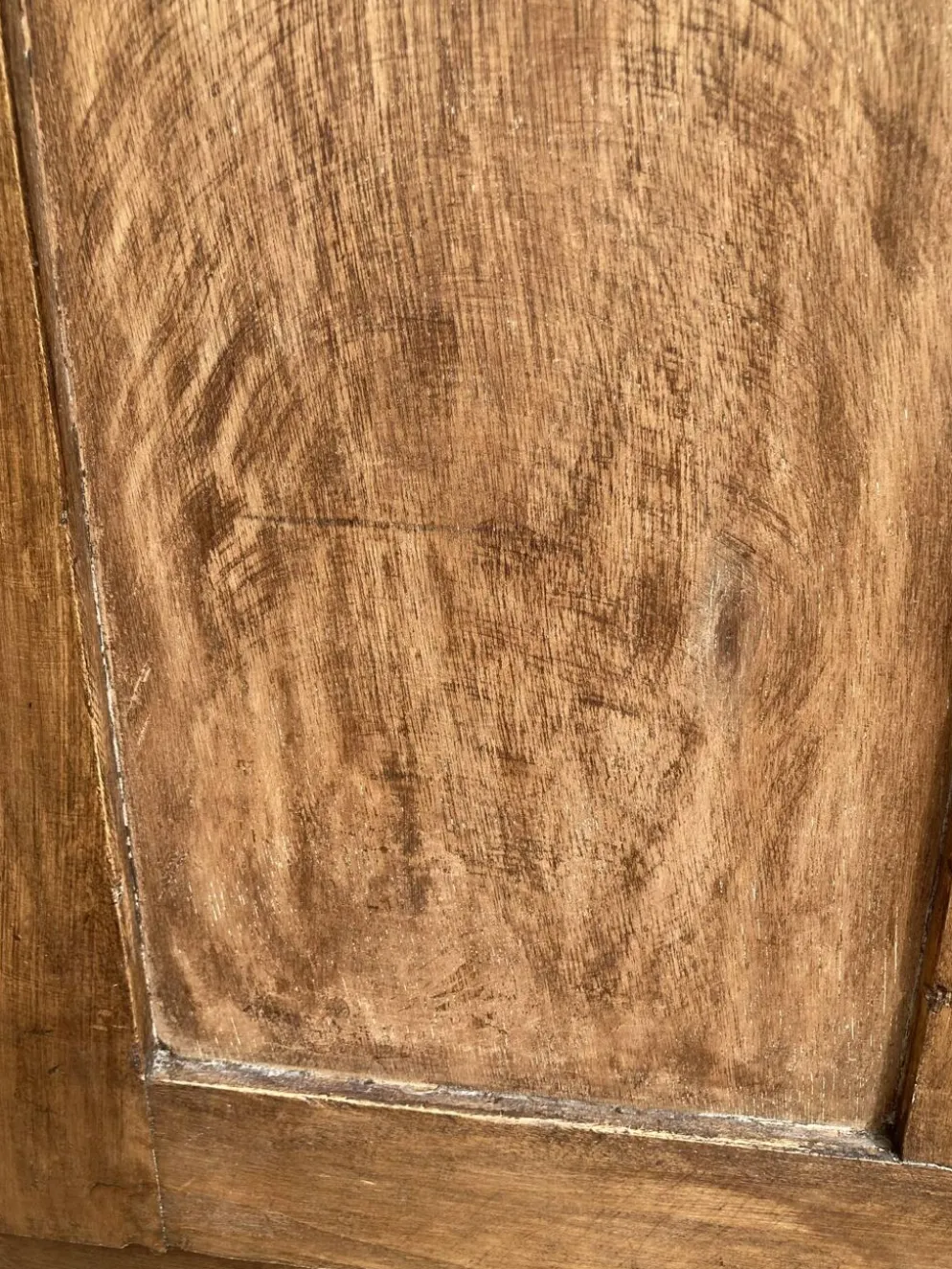 Armoire ancienne - bonnetière en bois