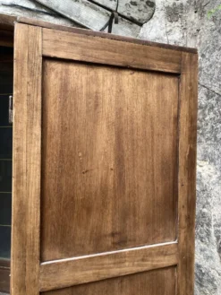 Armoire ancienne - bonnetière en bois