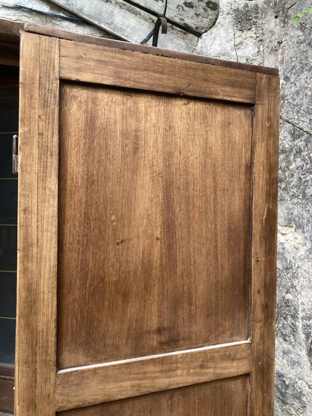 Armoire ancienne - bonnetière en bois