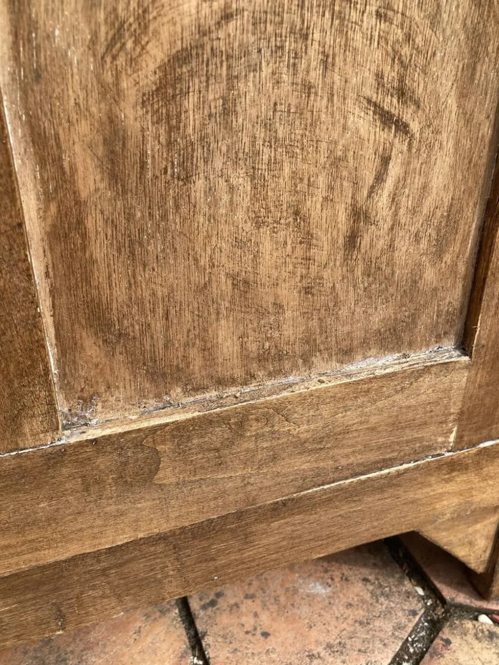 Armoire ancienne - bonnetière en bois