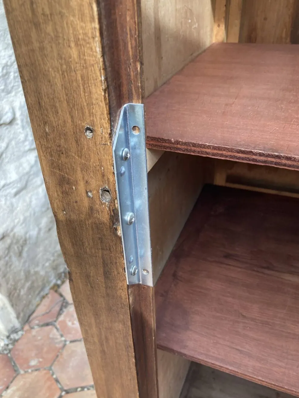 Armoire ancienne - bonnetière en bois