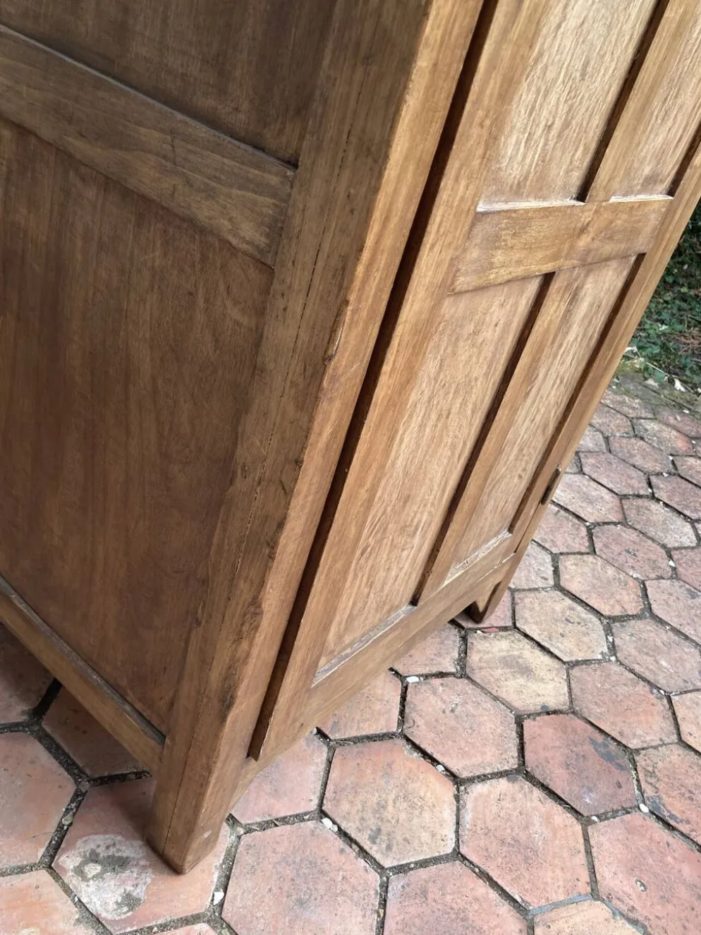 Armoire ancienne - bonnetière en bois
