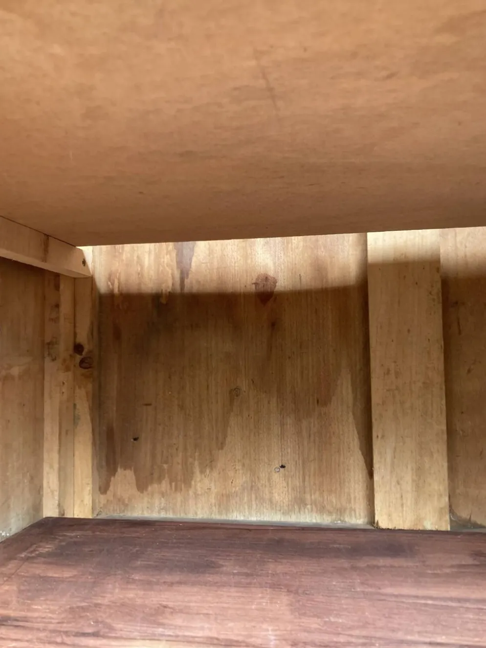 Armoire ancienne - bonnetière en bois