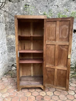 Armoire ancienne - bonnetière en bois