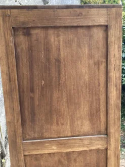 Armoire ancienne - bonnetière en bois