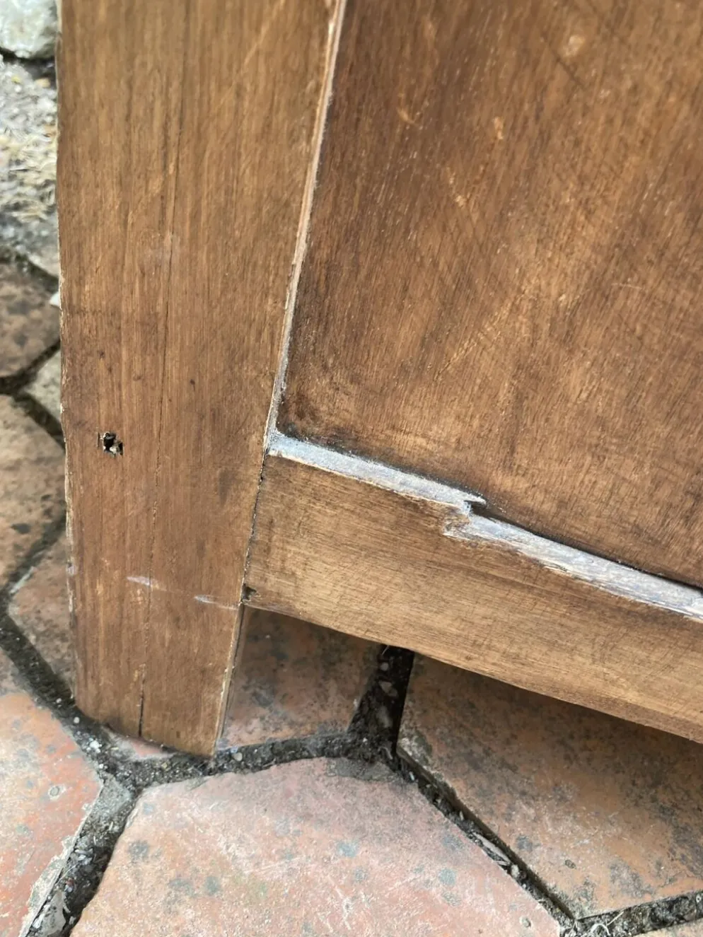 Armoire ancienne - bonnetière en bois