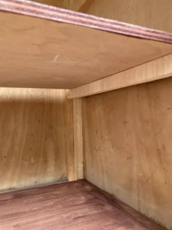 Armoire ancienne - bonnetière en bois