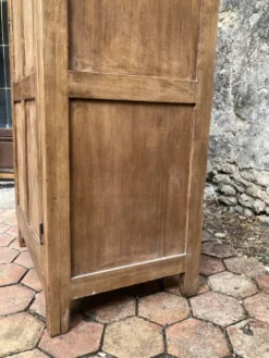 Armoire ancienne - bonnetière en bois