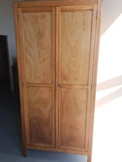 Armoire ancienne en bois