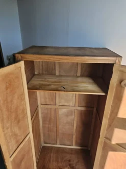 Armoire ancienne en bois