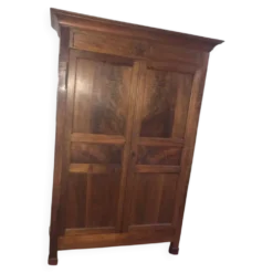 Armoire ancienne en noyer