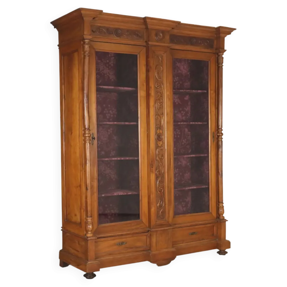 Armoire ancienne en noyer avec verre et sculptures, Italie, XIXe siècle