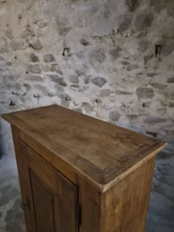 Armoire ancienne française en chêne à une porte, XVIIIe siècle