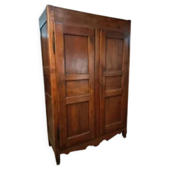 Armoire ancienne française en bois de cerisier XVIIIe siècle – Buffet rustique