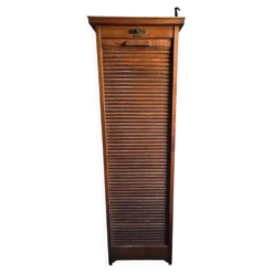 Armoire ancienne française à rideau en chêne, vers 1920–1930