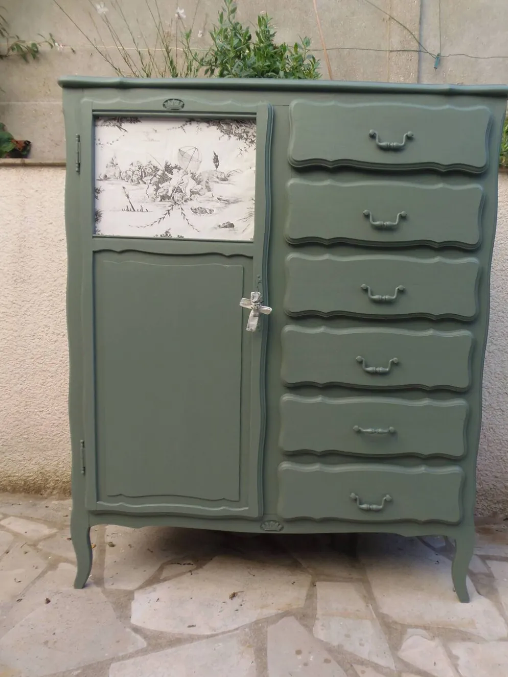 Armoire ancienne Green Smoke – Toile de Jouy .