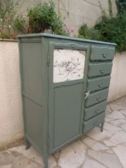 Armoire ancienne Green Smoke – Toile de Jouy .