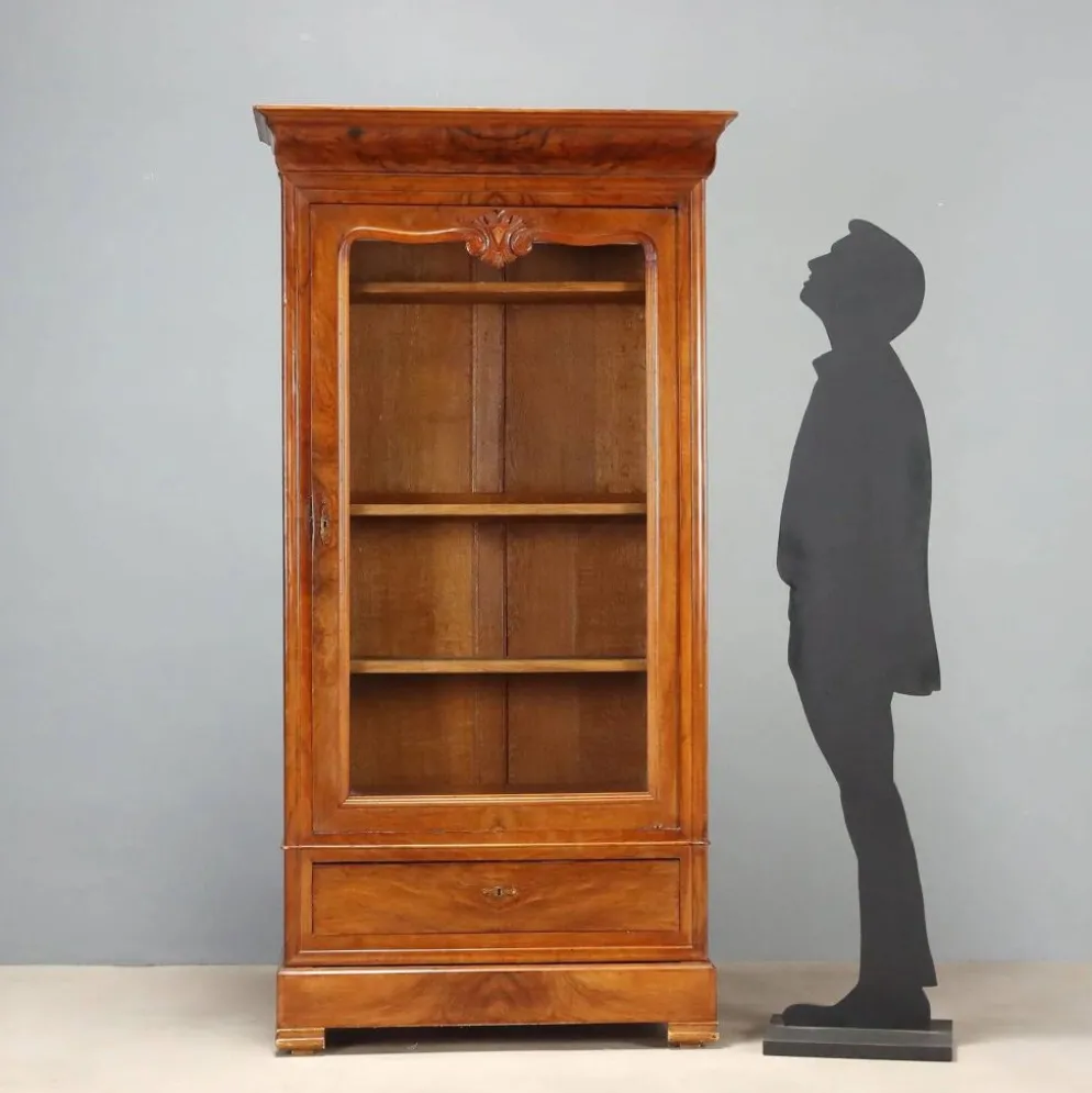 Armoire ancienne Louis-Philippe en noyer et verre, France, XIXe siècle